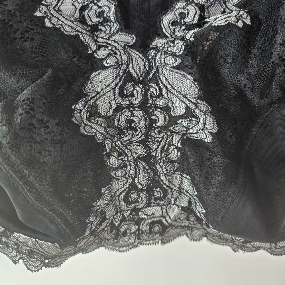 Breezies Wirefree Bralette with Lace Neckline 1X A347326‎ Black Silver Floral - Picture 4 of 5